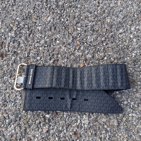 Michael Kors Black and Gray Belt Bag - Picture 1 of 4